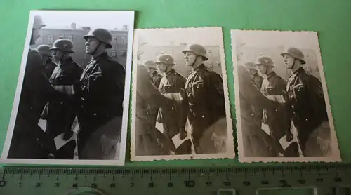 drei tolle alte Fotos - Soldaten bekommen das KVK verliehen