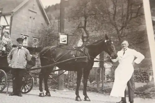 zwei tolle alte Foto - geschmückter Festwagen mit Kindern - 30-40er Jahre Ort ?