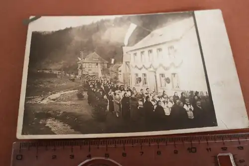 tolles altes Foto - kirchlicher Marsch durch den Ort  - 1910-20 - Ort ?