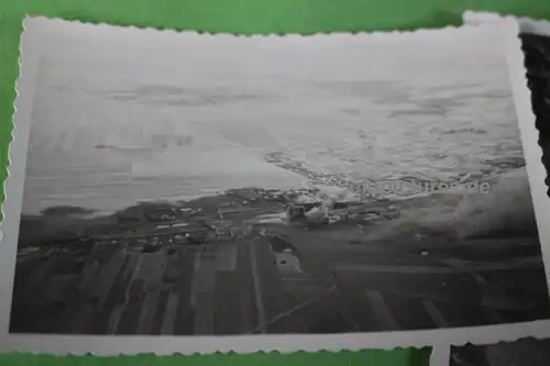 zwei  alte Fotos - Luftbilder 1. Angriff auf ??? 06. April 1941 