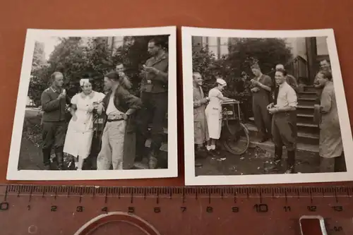 zwei tolle alte Fotos Soldaten bekommen ein Eis - Eisverkäuferin Frisko Dänemark