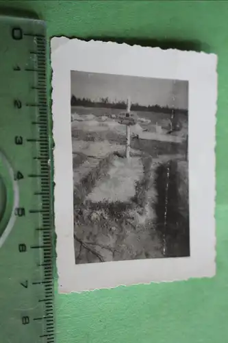 interessantes altes Foto - Grab eines Soldaten - Rußland 1944