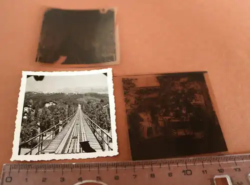 zwei tolle alte Negative und ein Foto - Eisenbahnbrücke ?? und Personen