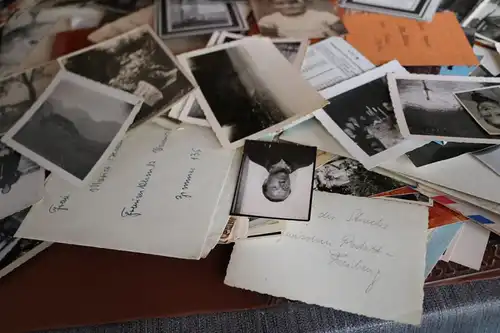 toller alter selbstgemachter Kalender mit Fotos  von 1946