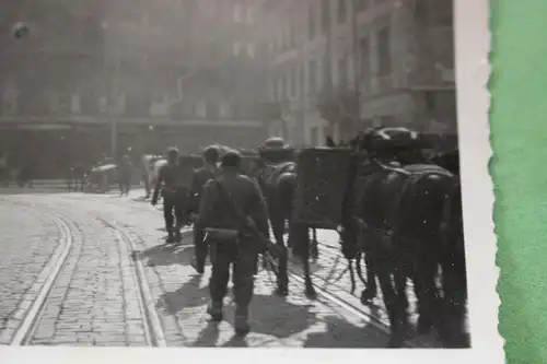 tolles altes Foto - Gebirgsjäger 1. G.D.  auf Vormarsch in Südfrankreich