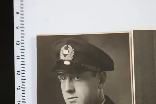 zwei tolle alte Fotos - Portrait eines Kapitäns ? eins handcoloriert  1938