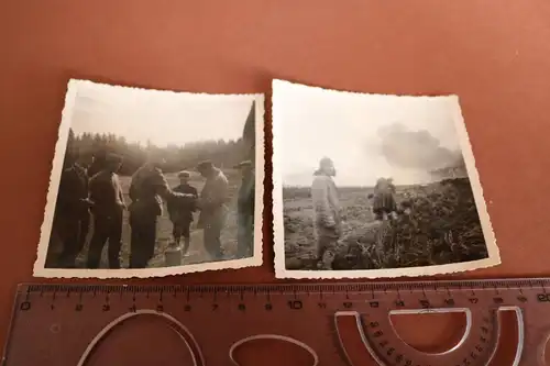 zwei  alte Fotos -  russische Einheimische - Patzowa ?? brennendes Haus