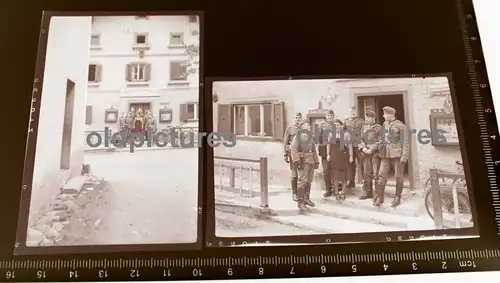 zwei tolle alte Negative Soldaten vor Gasthaus Metzgerwirt  A. u. A. Scharler