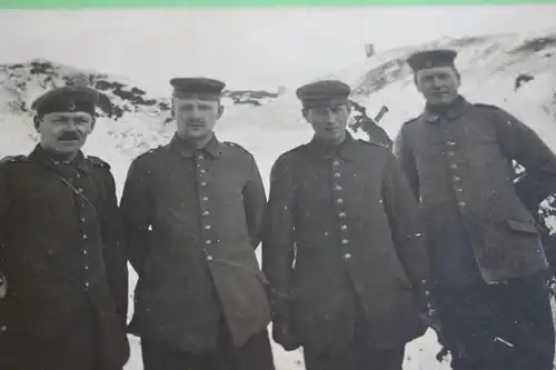 tolles altes Foto - vier Soldaten in Russland 1917