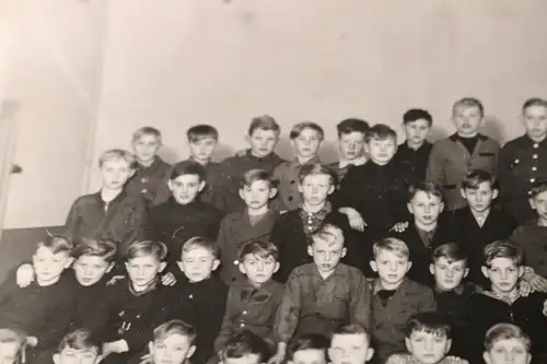 tolles altes Foto  Schulklasse - Knabenschule ?  50er Jahre ??