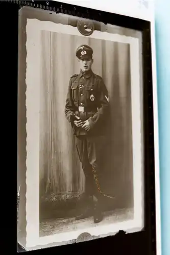 tolles altes Glasnegativ - abfotografiertes Portrait eines Soldaten mit ISA