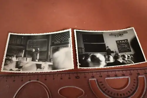zwei tolle alte Fotos - Professoren im Hörsaal  30-40er Jahre 