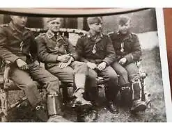 altes Foto - vier Soldaten der Luftwaffe nach EK II Verleihung Besatzung 