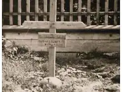 altes Foto - Grab eines unbekannten deutschen Soldaten- Erkennungsmarkennummer