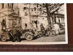 altes Foto - zerstörte Kirche , Krad-Fahrer Oldtimer - Ort ?? Frankreich ??