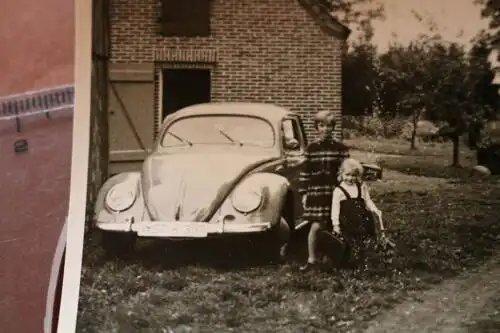 tolles altes Foto - Kinder mit Oldtimer VW Käfer - Westerstede Ammerland