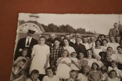 tolles altes Foto - Gruppenfoto am Strand ?? Strandpromenade - Ort ??