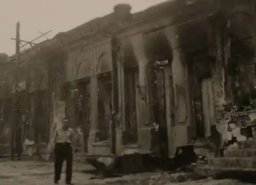 altes Foto - zerstörte Stadt - Ort ???