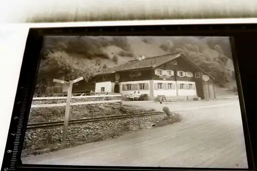 tolles altes Glasnegativ - mir leider unbekannter Ort ?? Bayern ?? Berge ? (2)