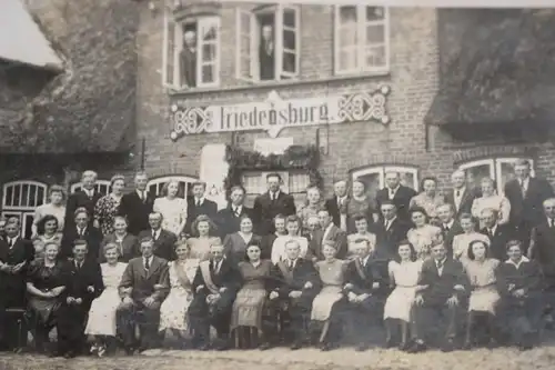 tolles altes Foto -  Gasthaus Friedensburg in Bredstedt 1910-20 ???