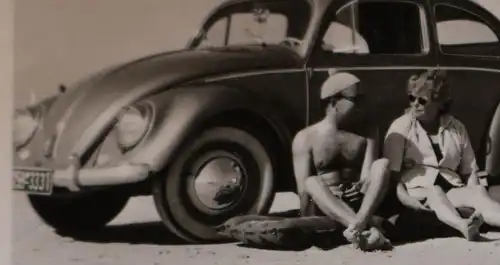 zwei tolle alte Fotos - Oldtimer VW Käfer 50er Jahre noch Zonenkennzeichen