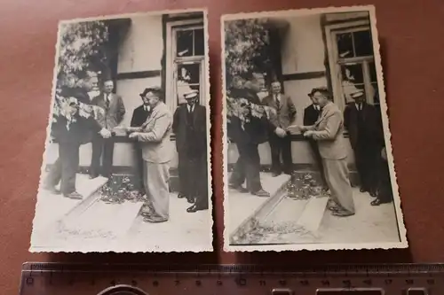 zwei tolle alte Fotos Schlüsselübergabe Schulbaracke Bahrdorf 1948/49 Bürgermeis