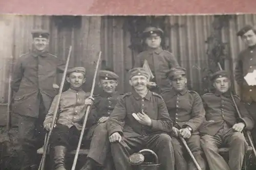 tolles altes Foto Gruppe Soldaten  Königsbrück