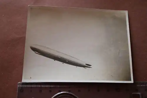 tolles altes Foto - Luftschiff Graf Zeppelin 1931 in Travemünde