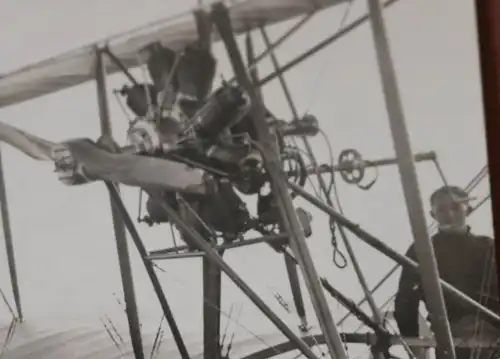 tolles altes Foto erbeutetes russisches Kampfflugzeug Doppeldecker