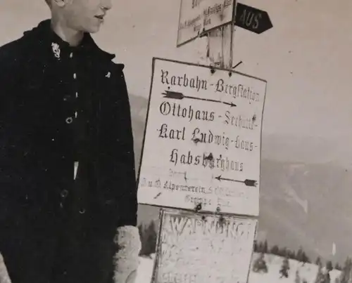 tolles altes Foto - Junge Pimpf Edelweiss Schilder Raxbahn - Bergstation usw.