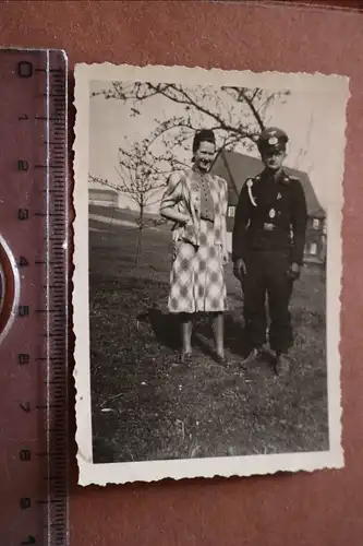 tolles altes Foto - Soldat der Panzertruppe mit Frau - PKA