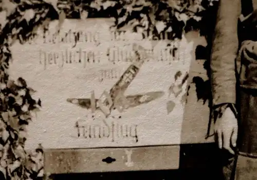tolles altes Foto - Pilot Glückwünsche 100 Feindflüge - Schild 