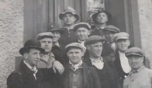 tolles altes Foto Männer Gebäude Coca Cola Werbung  Eckstein  - 30-40er Jahre 