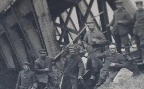 tolles altes Foto - zerstörte Brücke 1918 - Ort ?? rückseitig beschrieben