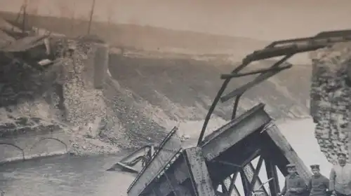tolles altes Foto - zerstörte Brücke 1918 - Ort ?? rückseitig beschrieben