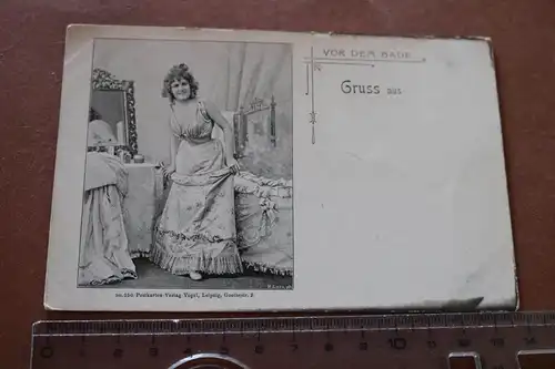 tolle alte Karte hübsche Frau zieht sich aus - vor dem Bade 1900-1920 ?