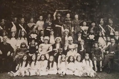 tolles altes Gruppenfoto - Schulklassen - Theatergruppe - Kostüme 1920-30 ?