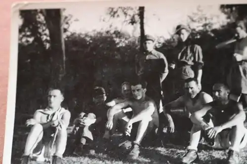 tolles altes Foto - Gruppe Soldaten  Südfront - machen Pause