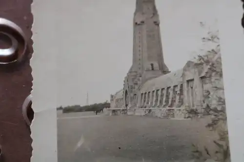 tolles altes kleines Foto - Beinhaus von Douaumont 