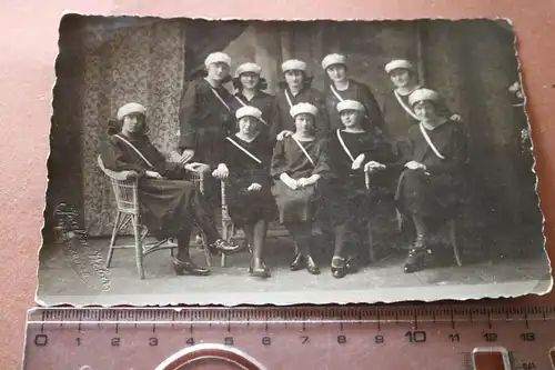 tolles altes Gruppenfoto Mädchen in Schuluniform - 1910-20 ???