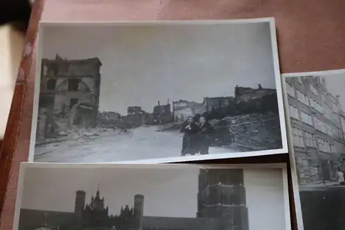 fünf Repro-Fotos - zerstörte deutsche Stadt - Danzig ??? Hafen Kirchen 