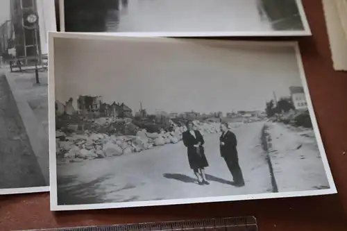 fünf Repro-Fotos - zerstörte deutsche Stadt - Danzig ??? Hafen Kirchen 