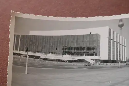 tolles altes Foto -Berlin großes Gebäude - Alexanderplatz ? 50-60er Jahre