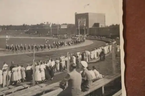 tolles altes Foto - Pimpfe Jugend in einem Sportstadion - Ort ??