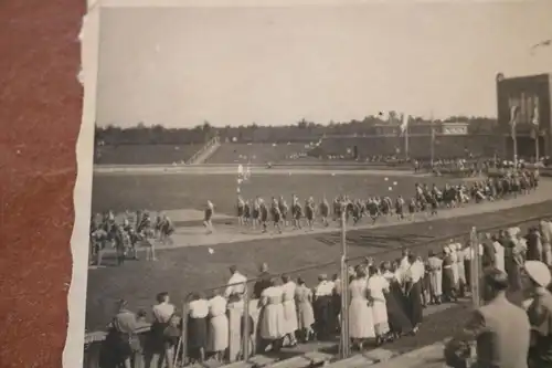 tolles altes Foto - Pimpfe Jugend in einem Sportstadion - Ort ??