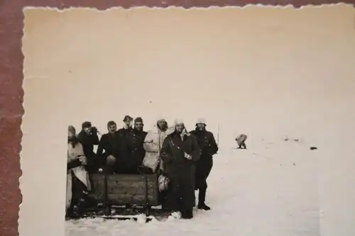 tolles altes Foto - Gruppe Soldaten Winterkleidung, Tarnung - Russland ?