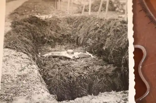 altes Foto  Soldatenfriedhof, Beisetzung - Ort ??