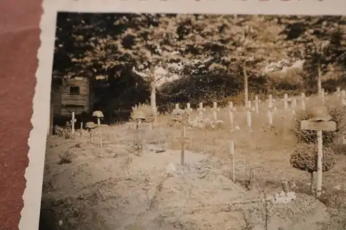 altes Foto -Soldatengräber   Raum Beaurieux   Frankreich  1940