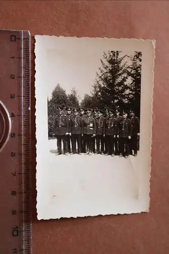 tolles altes Foto - Gruppenfoto - Feuerwehrmänner ? Polizisten ??