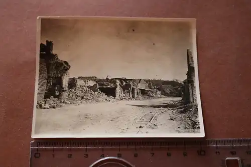 altes Foto  zerstörte Ortschaft -  leider kein Hinweis wo ?